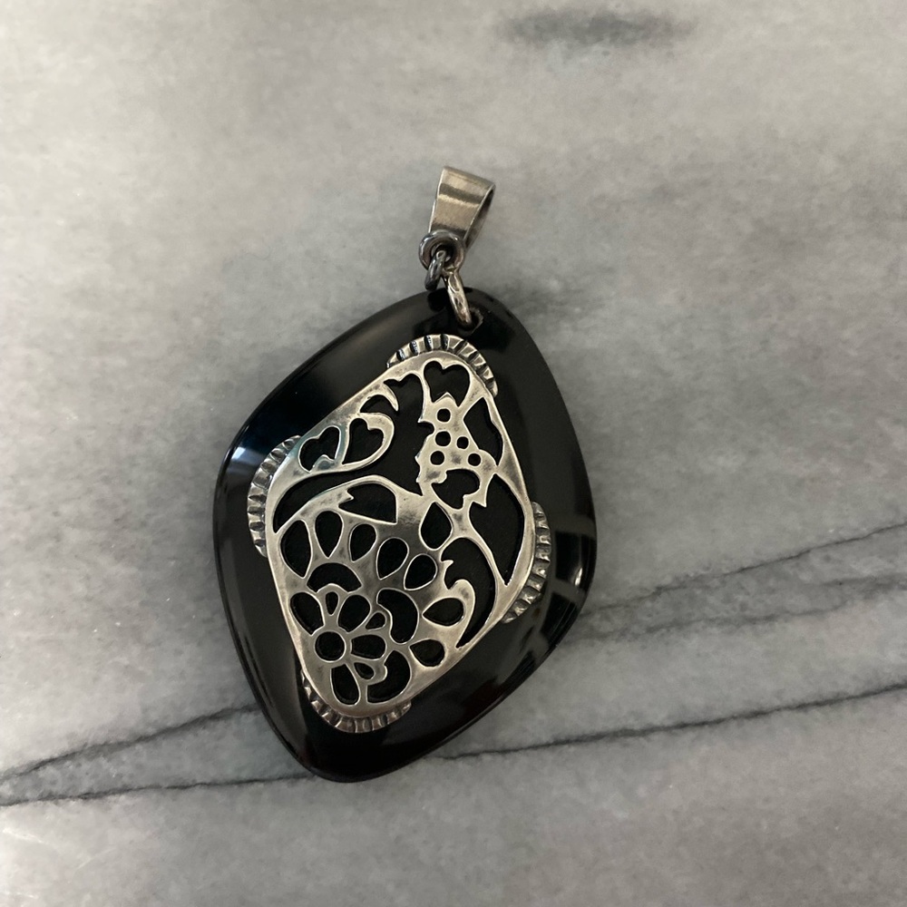 S2388 Silpada Black and Silver Pendant